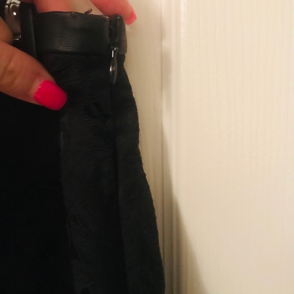 🌸 Black Express Peplum Hem Skirt - Picture 5 of 7